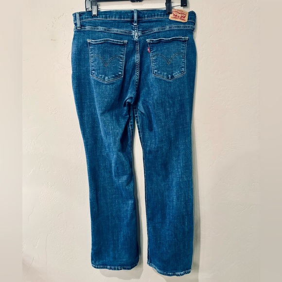 Levi’s Women’s Classic Bootcut Jeans SZ 32 Dark Blue Wash like new! - Picture 2 of 12